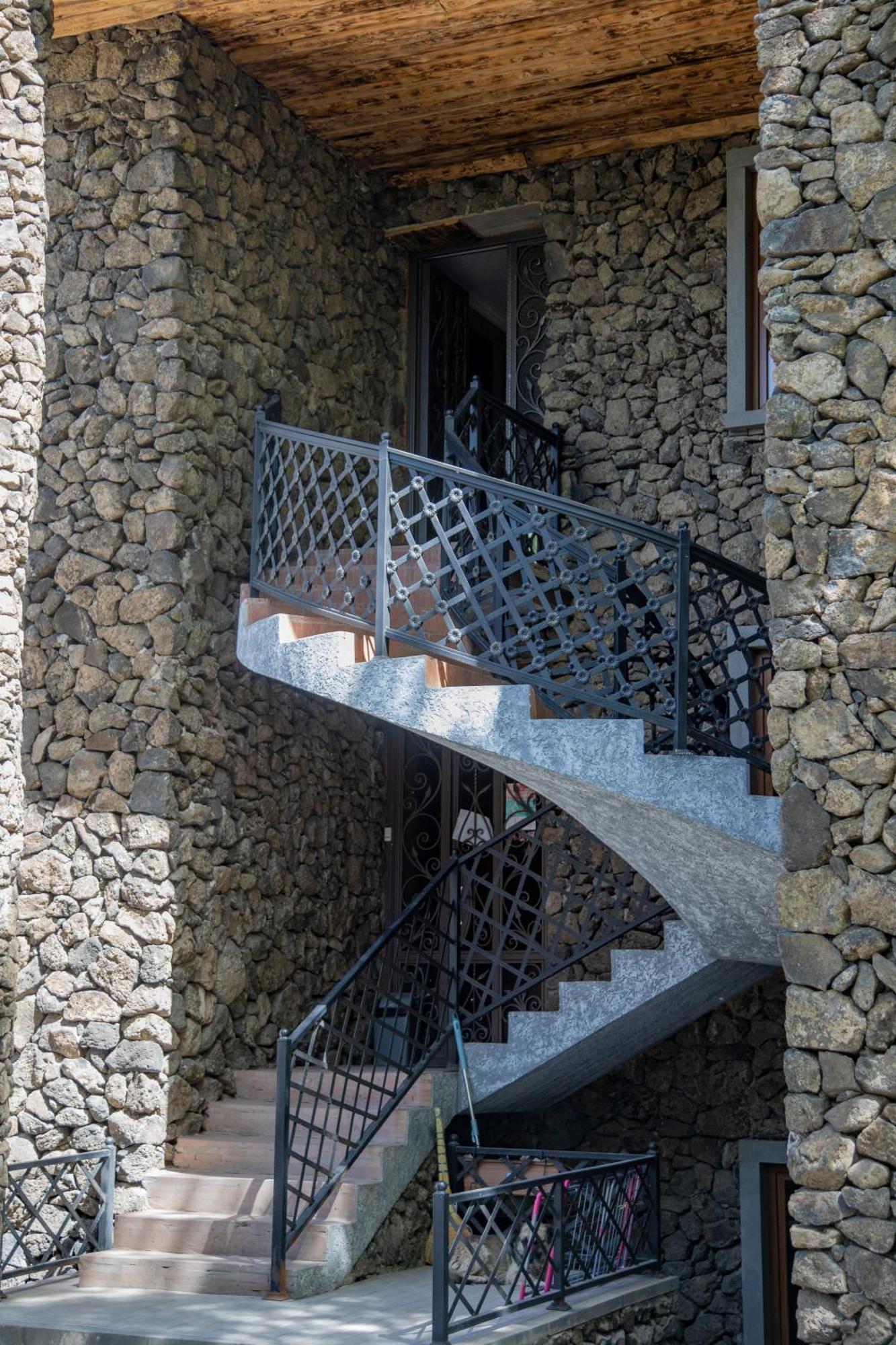 Fish Hotel Akhalkalaki Extérieur photo